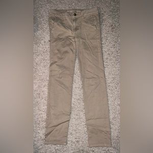 American Eagle Khakis Size 6 Long